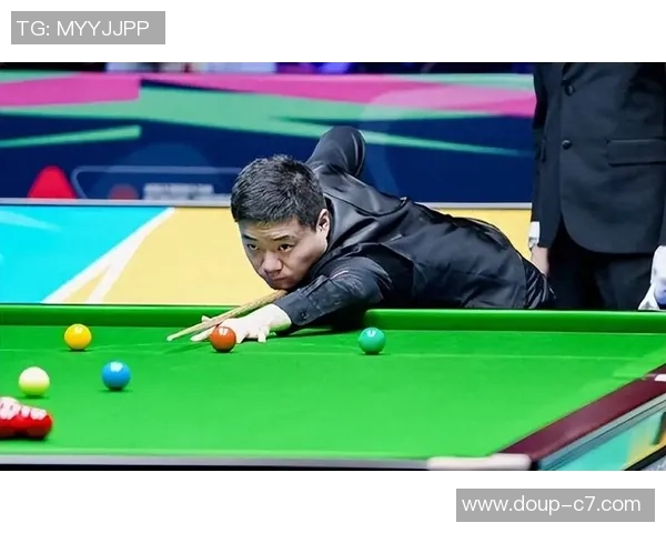 斯诺克国锦赛32强发生,中国选手锋芒毕露 斯诺克国锦赛32强发生,中国选手锋芒毕露